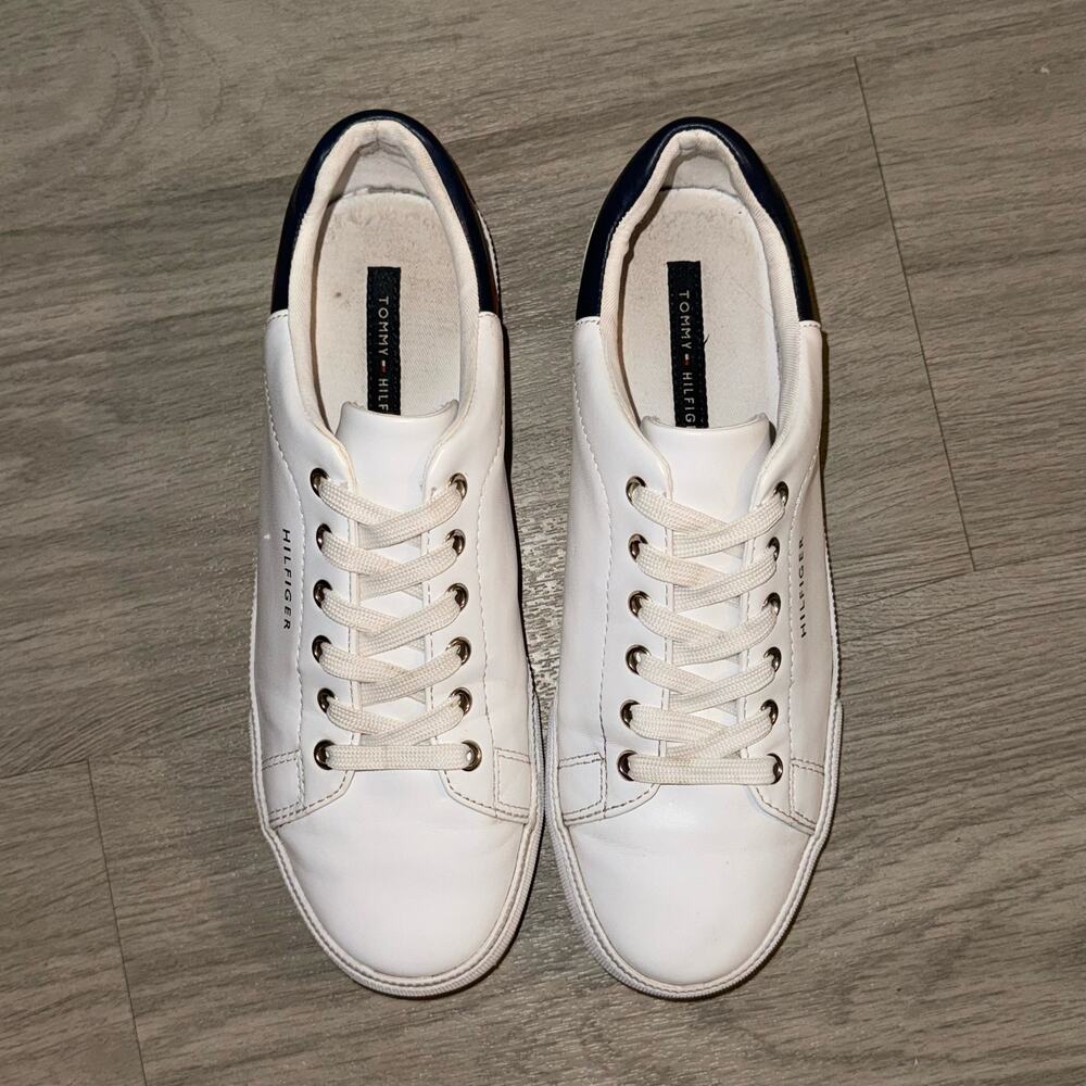 Tommy Hilfiger Sneakers Women's 7 TWLADDIN White Faux Leather Lace Up Shoes